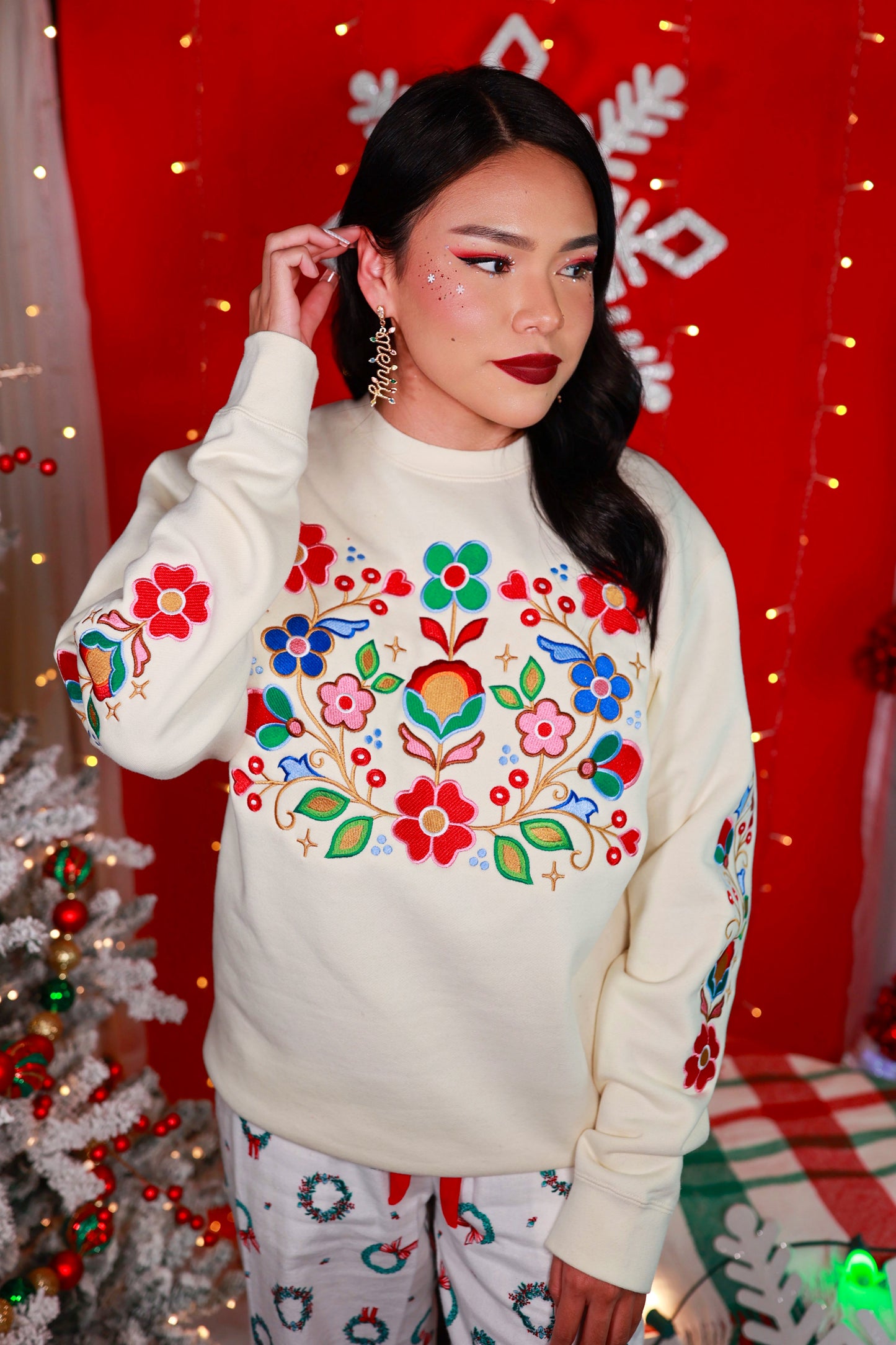 Winterberry Blooms Crewneck